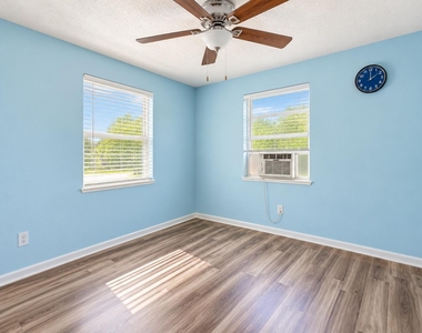 104 21st Street Se - Photo Thumbnail 7