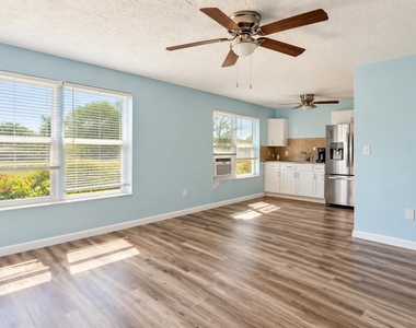 104 21st Street Se - Photo Thumbnail 1