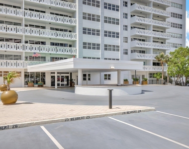 2100 S Ocean Drive - Photo Thumbnail 10