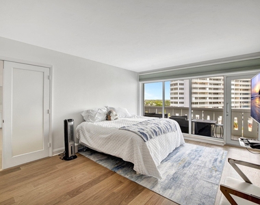 2100 S Ocean Drive - Photo Thumbnail 40