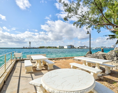 2100 S Ocean Drive - Photo Thumbnail 6