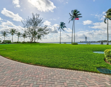 2100 S Ocean Drive - Photo Thumbnail 4