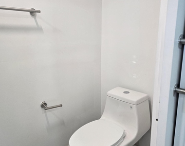 40 Sw 8th Avenue - Photo Thumbnail 7
