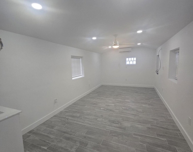 40 Sw 8th Avenue - Photo Thumbnail 3
