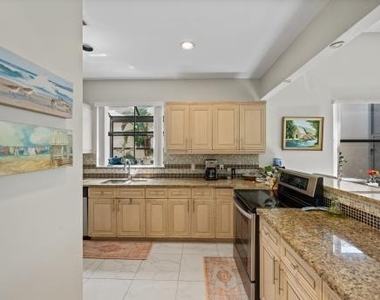 4465 Barclay Fair Way - Photo Thumbnail 9