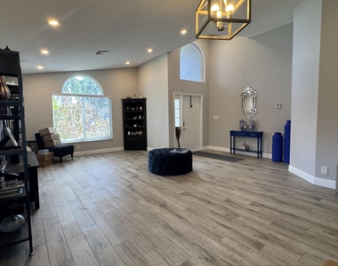 8610 Tourmaline Boulevard - Photo Thumbnail 6