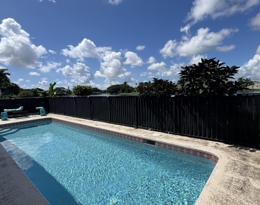 8610 Tourmaline Boulevard - Photo Thumbnail 26