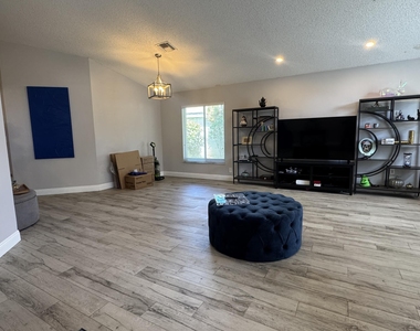 8610 Tourmaline Boulevard - Photo Thumbnail 3