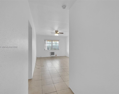 1050 E Sample Road - Photo Thumbnail 15
