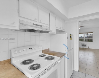 1050 E Sample Road - Photo Thumbnail 3