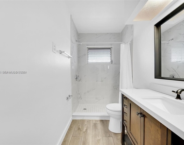 1050 E Sample Road - Photo Thumbnail 8