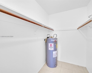 1050 E Sample Road - Photo Thumbnail 13