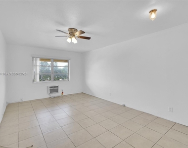 1050 E Sample Road - Photo Thumbnail 16
