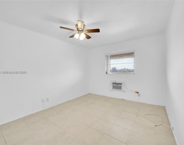 1050 E Sample Road - Photo Thumbnail 12