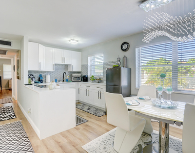 203 S Windsor I - Photo Thumbnail 3
