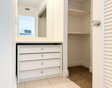 2900 Ne 30th Street - Photo Thumbnail 13
