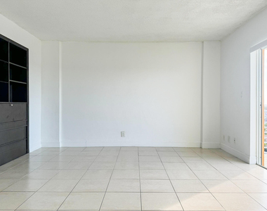 2900 Ne 30th Street - Photo Thumbnail 5