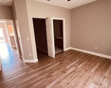 4737 Sw 13th Court - Photo Thumbnail 13