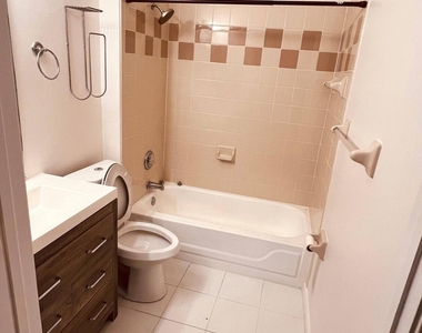4737 Sw 13th Court - Photo Thumbnail 3