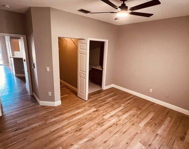 4737 Sw 13th Court - Photo Thumbnail 12
