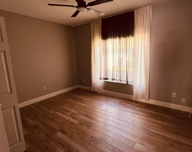 4737 Sw 13th Court - Photo Thumbnail 16