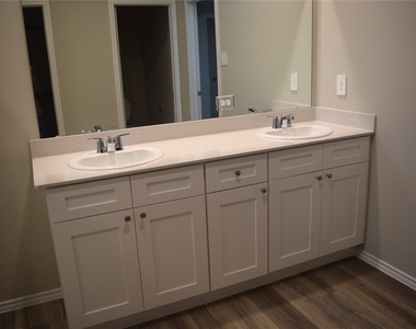 724 Rubicon Road - Photo Thumbnail 16