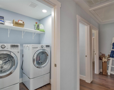 903 Comanche Cove Drive - Photo Thumbnail 7