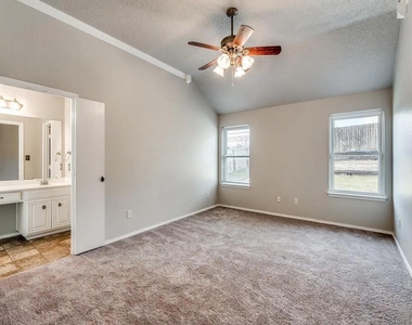942 Jacobs Crossing Court - Photo Thumbnail 6