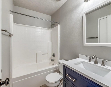 942 Jacobs Crossing Court - Photo Thumbnail 8