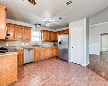 942 Jacobs Crossing Court - Photo Thumbnail 4