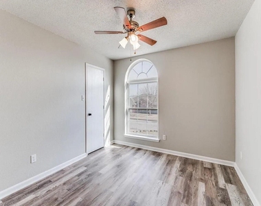 942 Jacobs Crossing Court - Photo Thumbnail 7