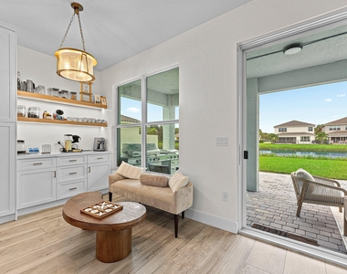 9594 Brook Isles Avenue - Photo Thumbnail 16