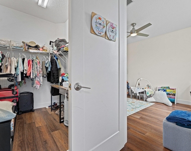 9594 Brook Isles Avenue - Photo Thumbnail 20