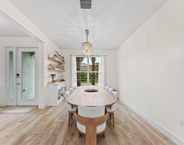 9594 Brook Isles Avenue - Photo Thumbnail 7