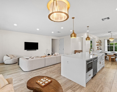 9594 Brook Isles Avenue - Photo Thumbnail 17