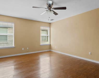 100 Lipan Street - Photo Thumbnail 13