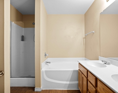 100 Lipan Street - Photo Thumbnail 10