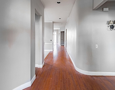 2450 Thorntree Drive - Photo Thumbnail 2