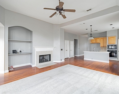 2450 Thorntree Drive - Photo Thumbnail 5