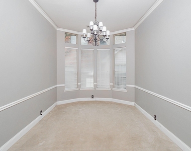 2450 Thorntree Drive - Photo Thumbnail 3