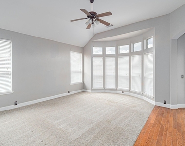 2450 Thorntree Drive - Photo Thumbnail 4
