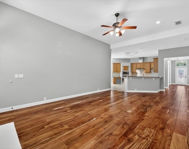 913 Chapel Drive - Photo Thumbnail 12