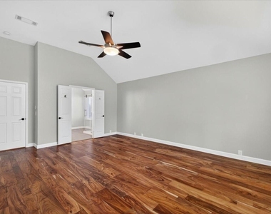 913 Chapel Drive - Photo Thumbnail 16