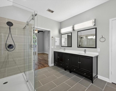 913 Chapel Drive - Photo Thumbnail 18