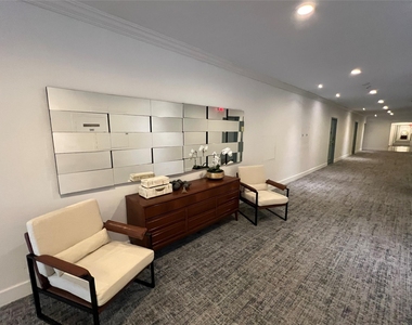 3883 Turtle Creek Boulevard - Photo Thumbnail 5