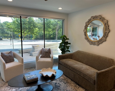 3883 Turtle Creek Boulevard - Photo Thumbnail 2