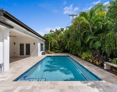450 Ne 5th Circle - Photo Thumbnail 17