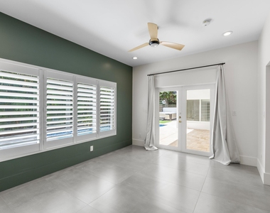 450 Ne 5th Circle - Photo Thumbnail 10