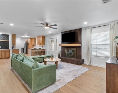3509 W Sublett Road - Photo Thumbnail 9