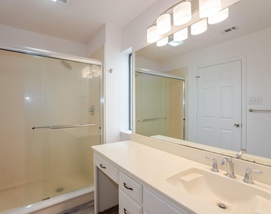 1609 W Jamestown Drive - Photo Thumbnail 10